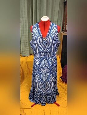 Taylor Women's Petite Sleeveless V-neck Medallion Print Midi Dress Size 16
